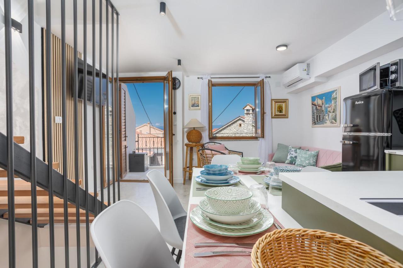Apartmen Plus U Centru Blizu Plaze Njivice Dış mekan fotoğraf